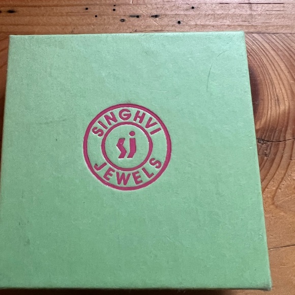 Peridot, silver and enamel earrings by Singhvi Jewels - Picture 3 of 3